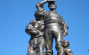 Pioneer Statue Pioneer Statue