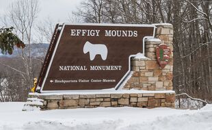 Effigy_Mounds_National_Monument_Sign_Iowa_(24649687506).jpg