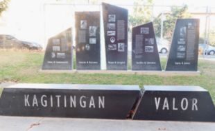 Sampaiii. "Filipino American WWII Veterans Memorial (Back)." Wikimedia Commons, 27 Feb. 2018, https://commons.wikimedia.org/wiki/File:Filipino_American_WWII_Veterans_Memorial_(Back).png