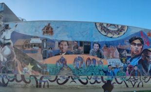 Sampaiii. "Gintong Kasaysayan, Gintong Pamana Mural." Wikimedia Commons, 27 Feb. 2018, https://commons.wikimedia.org/wiki/File:Gintong_Kasaysayan,_Gintong_Pamana_Mural.png
