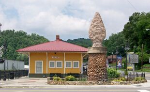Old Fort Depot & Arrowhead Monument Old Fort Depot & Arrowhead Monument