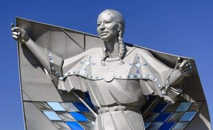 dignitystatue00009.jpg