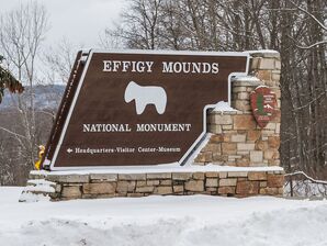 Effigy_Mounds_National_Monument_Sign_Iowa_(24649687506).jpg