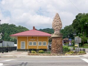 Old Fort Depot & Arrowhead Monument Old Fort Depot & Arrowhead Monument